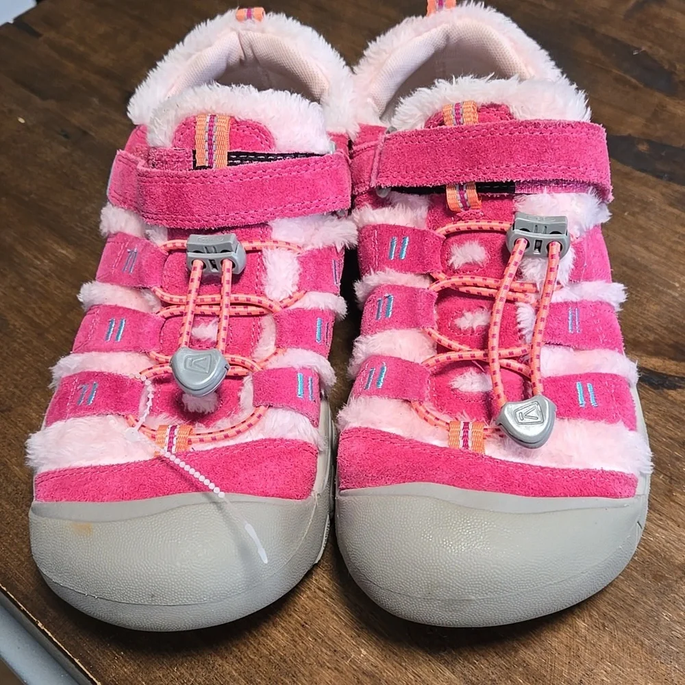 Pink Kids Keens Fruit Dove Ballet New Never Worn Kids Size 4